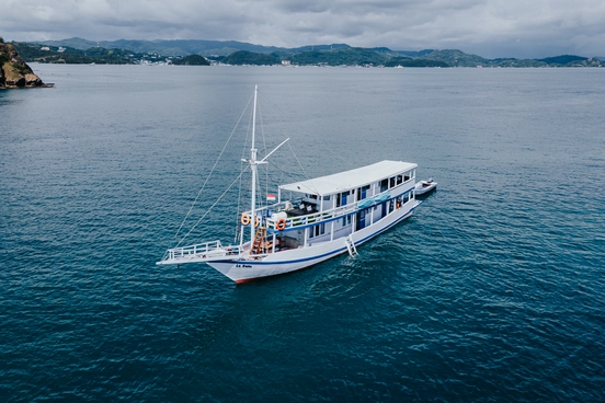 Komodo Liveaboard Superior Phinisi La Dyana