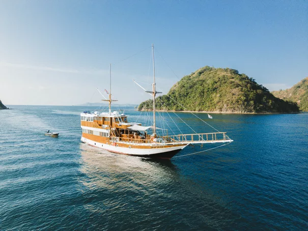 Komodo Liveaboard Superior Phinisi NK 1