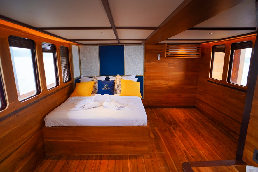 Osaka Cabin 2