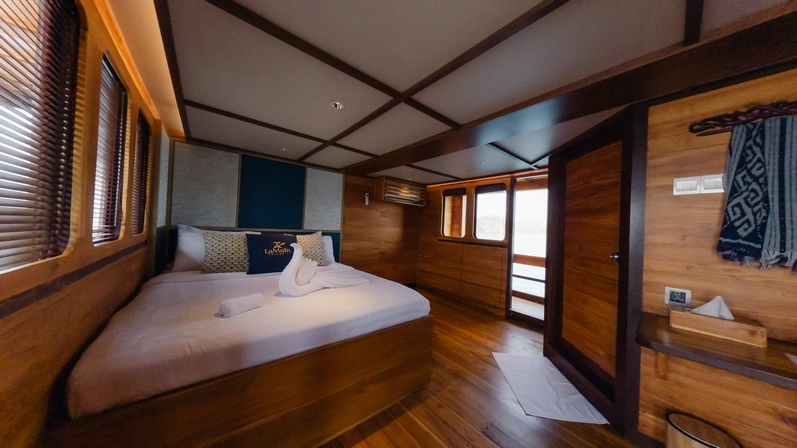 Osaka Cabin 2