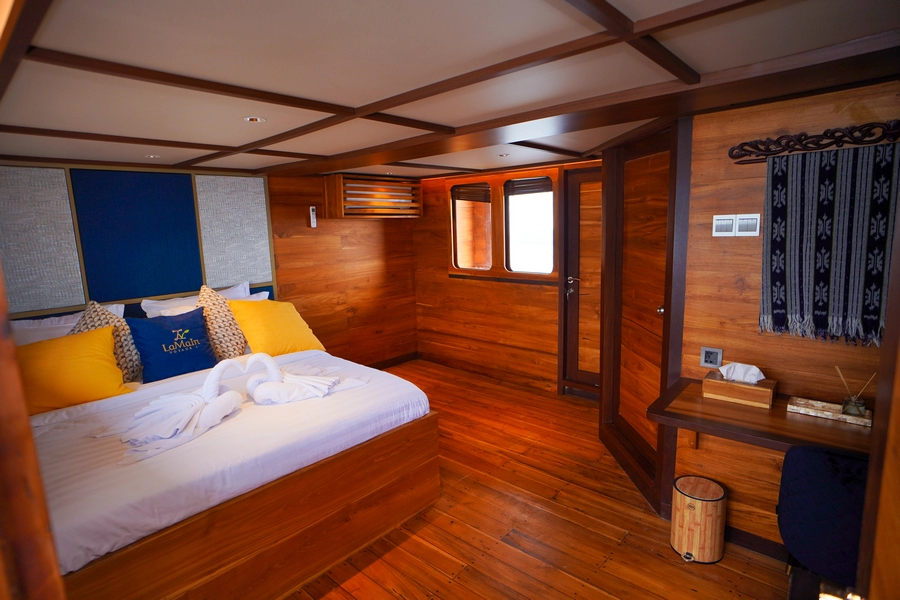 Osaka Cabin 1