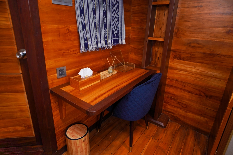 Osaka Cabin 1