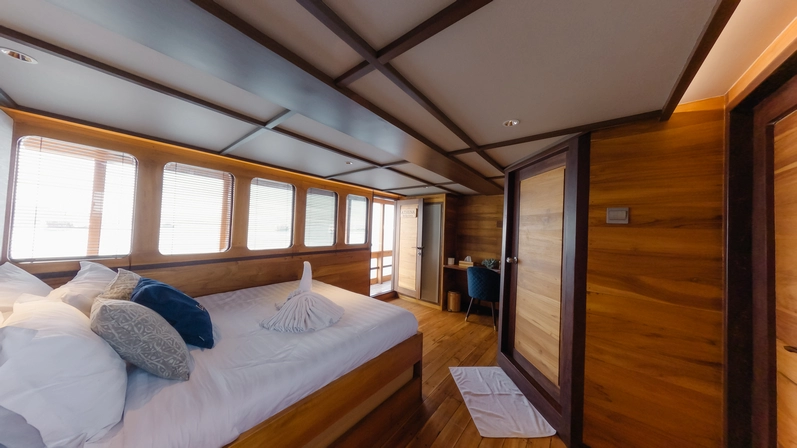 Osaka Cabin 1