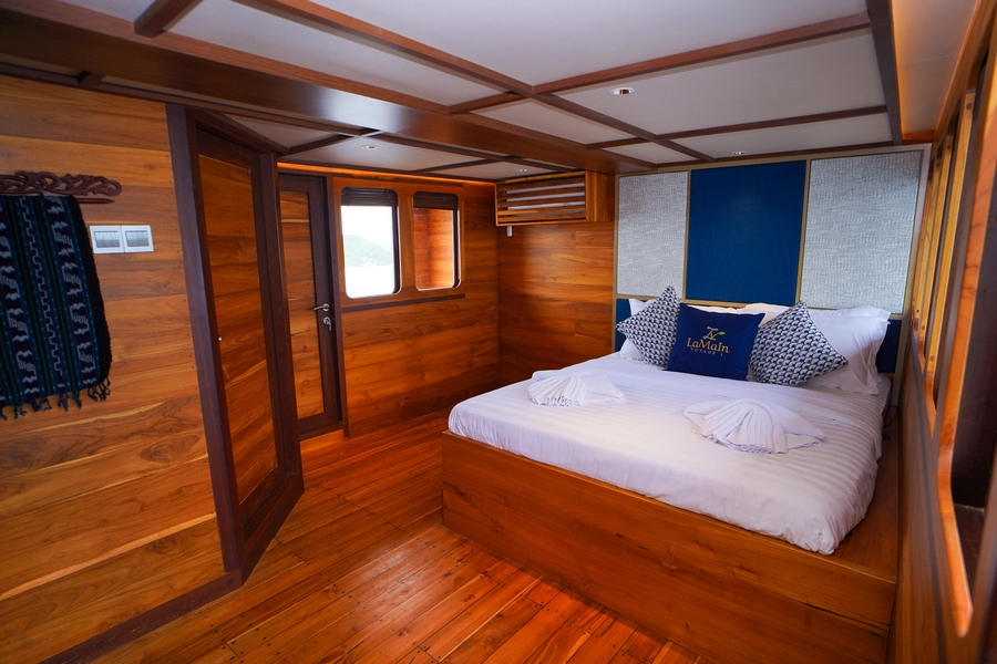 Osaka Cabin 1