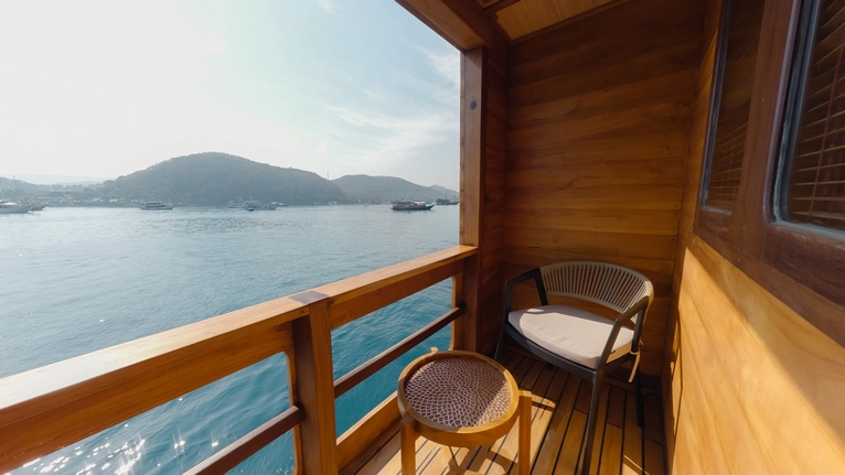 Osaka Cabin 1