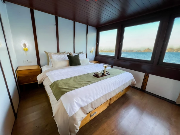 Deluxe Cabin 2